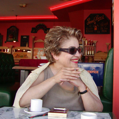 افسون چهاردهم: پیتون پلیس – مهشید امیرشاهی افسون چهاردهم: پیتون پلیس – مهشید امیرشاهی